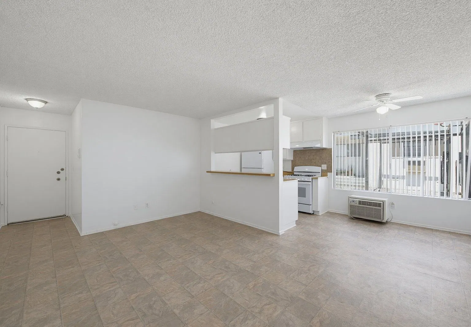 1 bed, 1.0 bath, 750 sqft, $2,266 — Photo 1