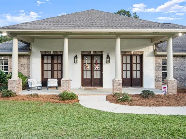 18 Elms Ct, Hattiesburg, MS 39402