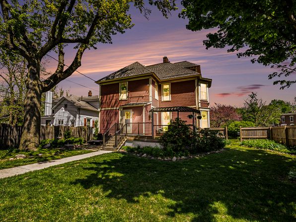 210 East St, Three Rivers, MI 49093