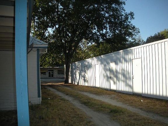 5th image of 300 Bishop St