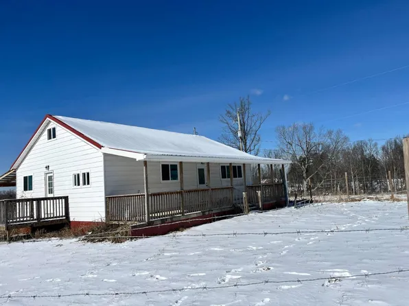 893 Hawkins Rd, Red House, WV 25168