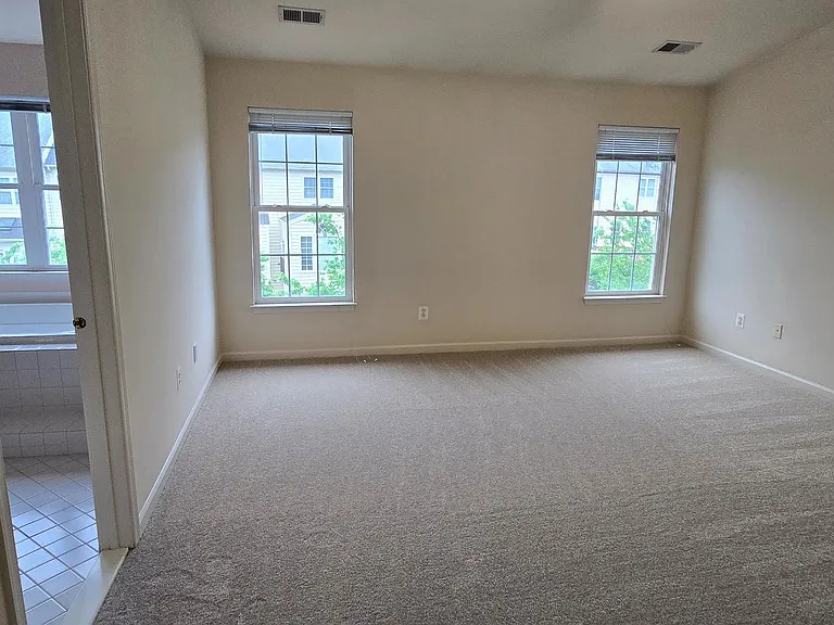22614 Welborne Manor Sq — Photo 22