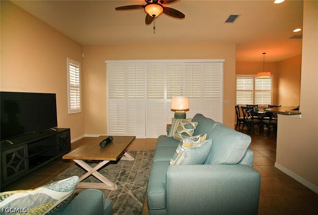 2 bed, 2.0 bath, 1597 sqft, $2,495 — Photo 3