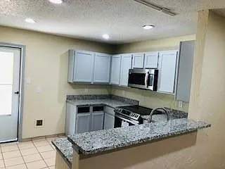 2207 Ember Lee Dr — Photo 2