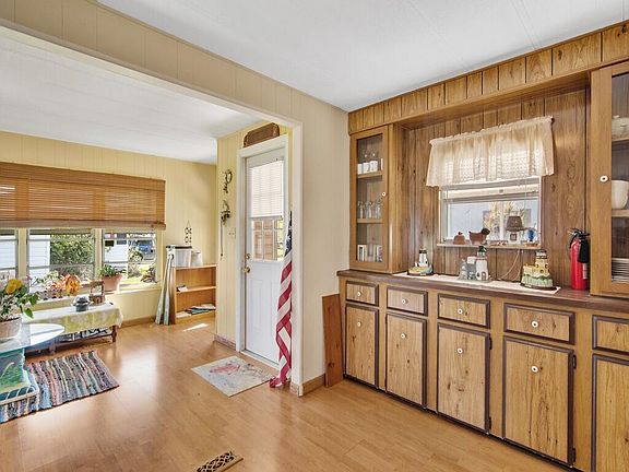 3rd image of 7 Santa Fe Lane