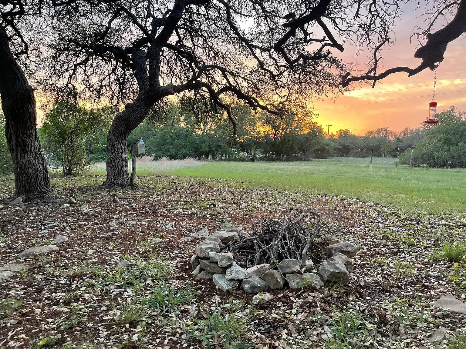 Logans Way, Blanco — Photo 1