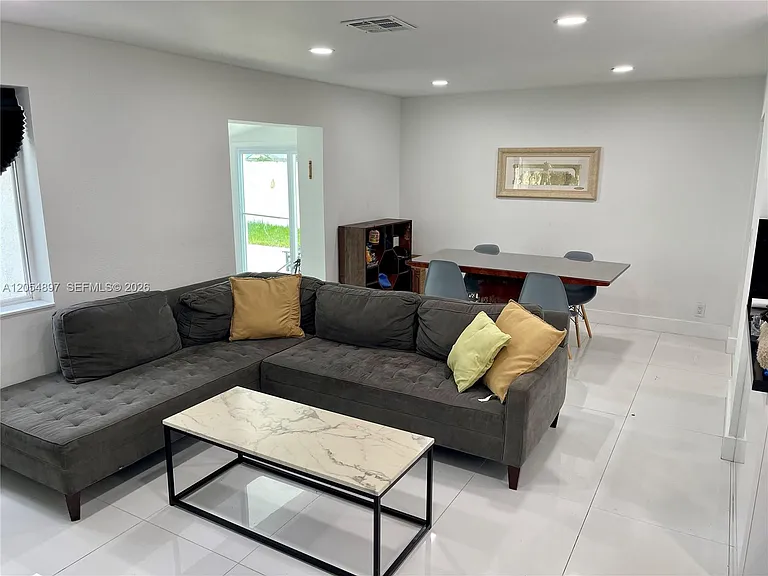 6610 Cody St — Photo 2