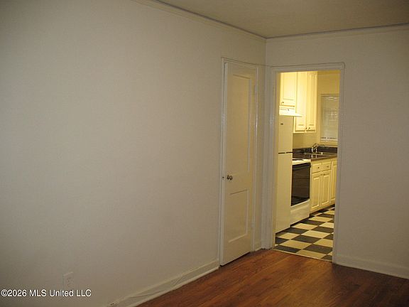 4th image of 1004 Poplar Blvd APT 2