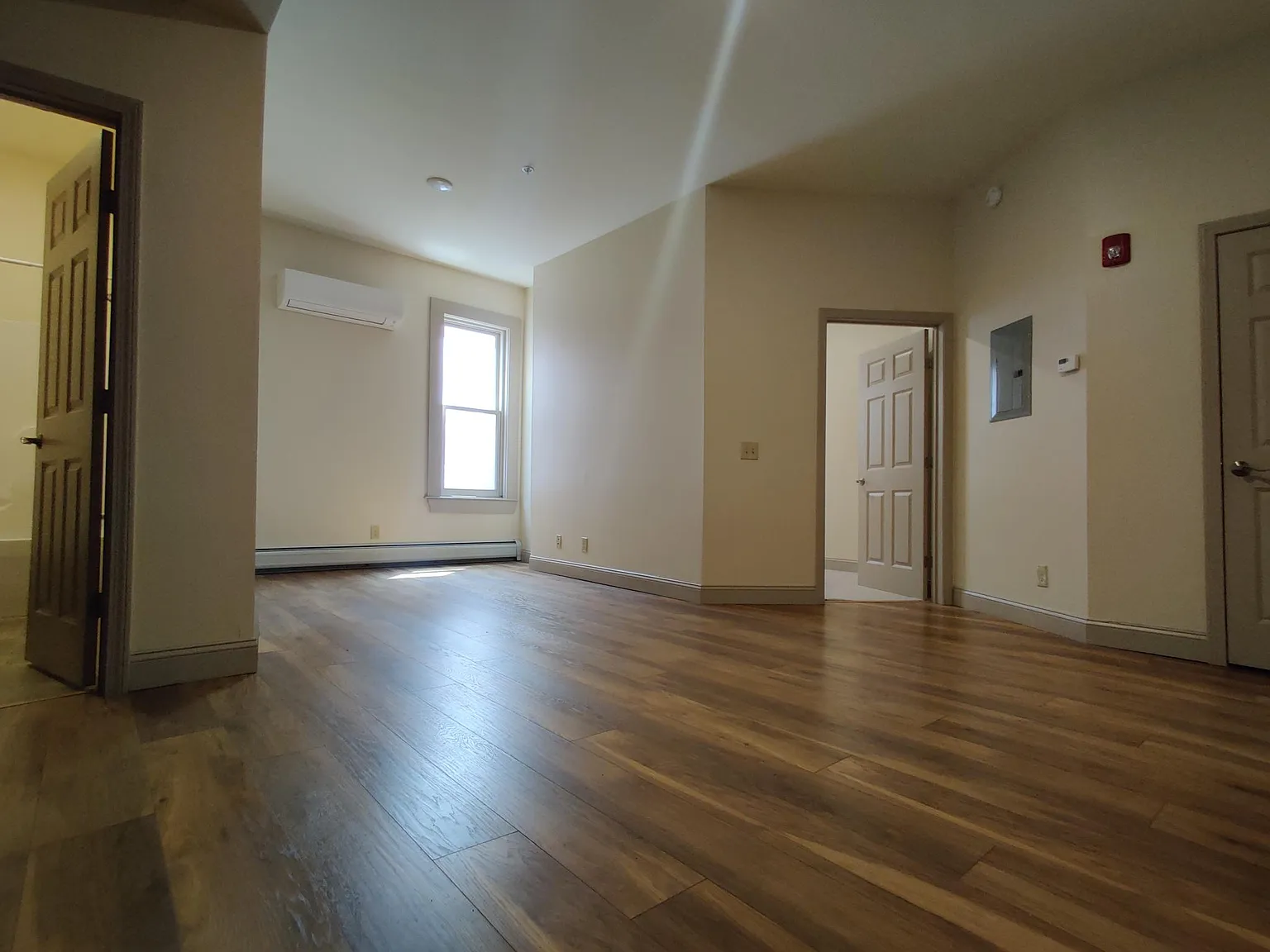 1 bed, $1,800 — Photo 2