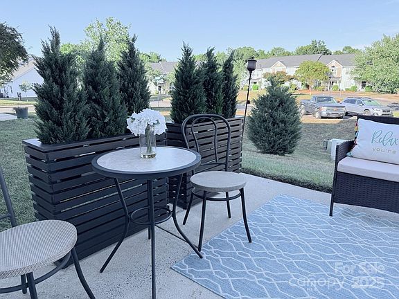 3rd image of 6635 Vlosi Dr