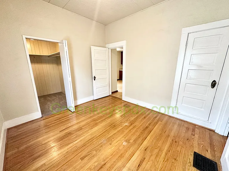 806 SE 45th Ave — Photo 13