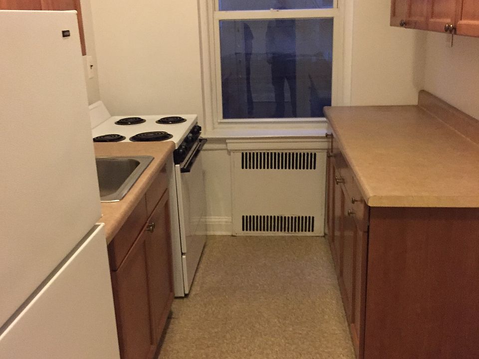 2nd image of 333 79th St