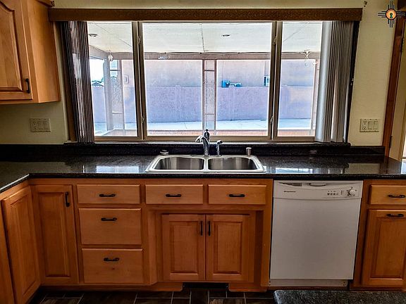 4th image of 1712 Juniper Dr