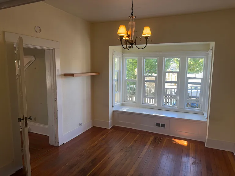4853 NE 6th Ave — Photo 5