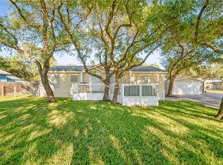 602 Pine Ave, Rockport, TX 78382