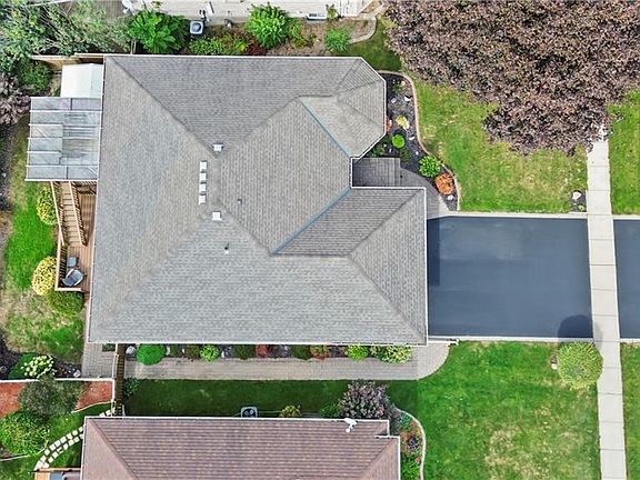 5th image of 9 Nixon Ave
