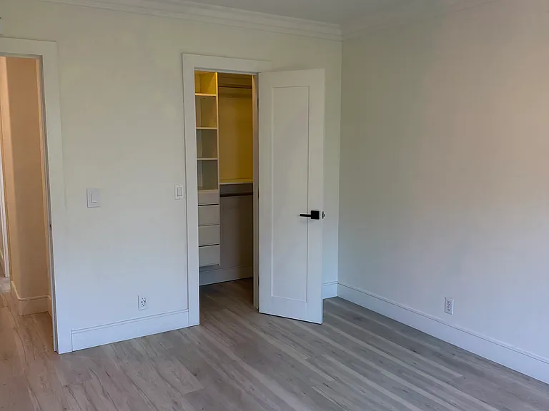 24561 Tonia Ave — Photo 2