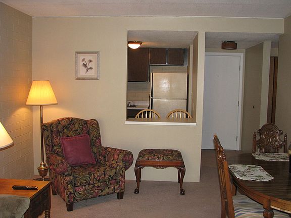 4th image of 2106 Kanawha Blvd E APT 305