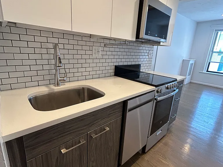 21 Peterborough St #17 — Photo 5
