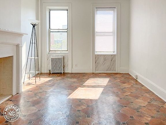 2nd image of 68 Diamond St #5T