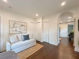 51 Poplar St, Newport, RI