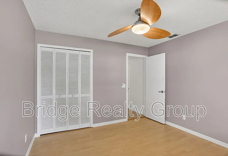 10315 Winding Creek Ln — Photo 28