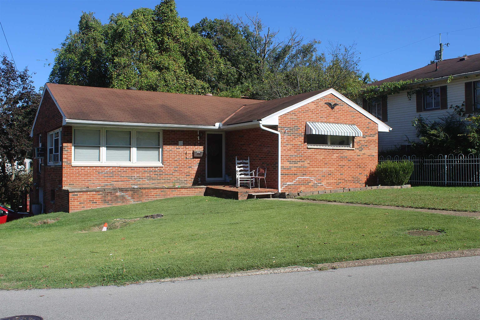 502 Avondale Rd photo 1