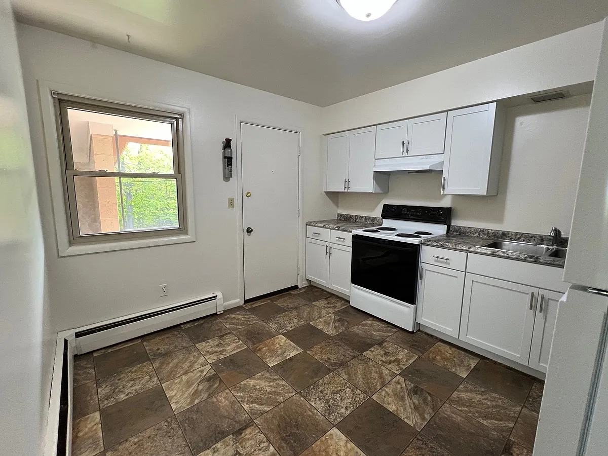 Building Photo - 803 Lincoln Ave #6