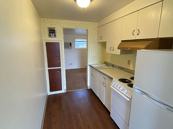 4th image of 547 E Fairview Ave #8096275