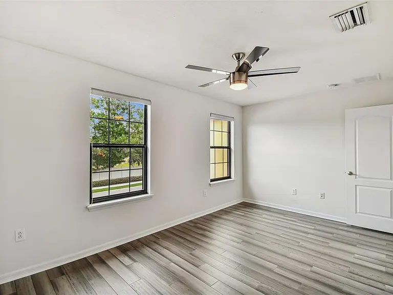 11027 Tahiti Isle Ln — Photo 28