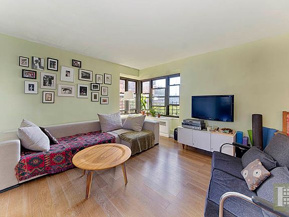 4th image of 208 E Broadway APT J705