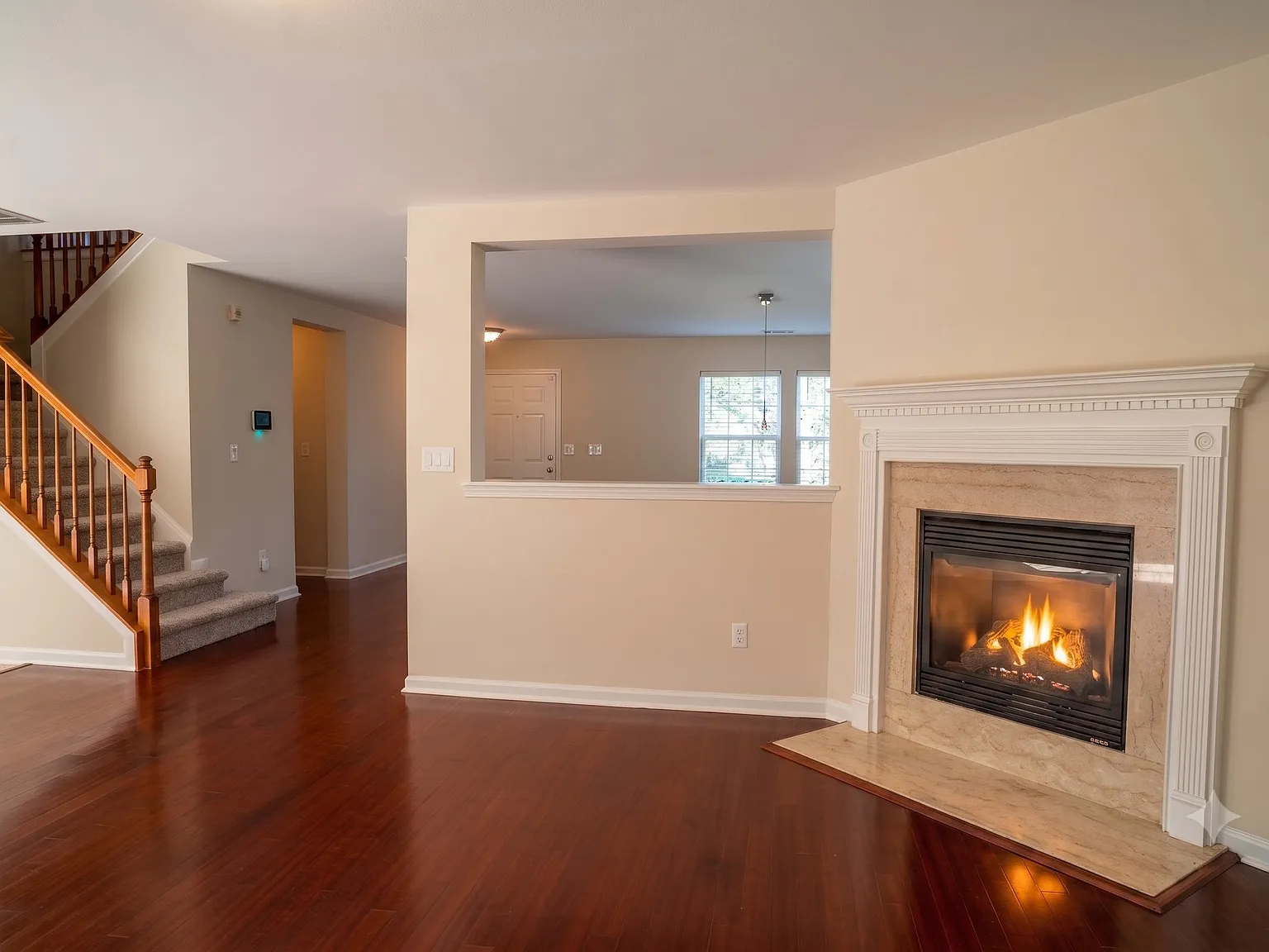 3 bed, 2617 sqft, $2,400 — Photo 2