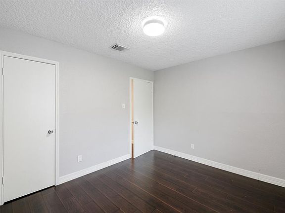 4th image of 2811 Broad Haven Dr