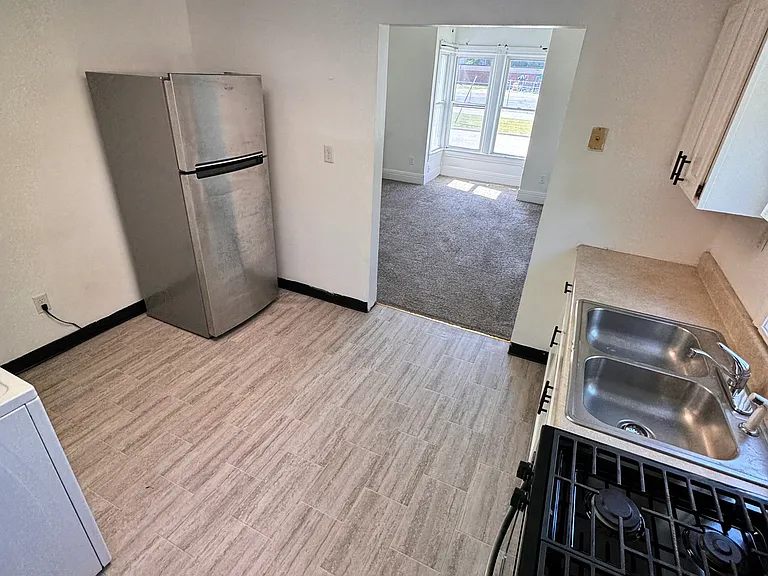214 W Douglas St #214 — Photo 2