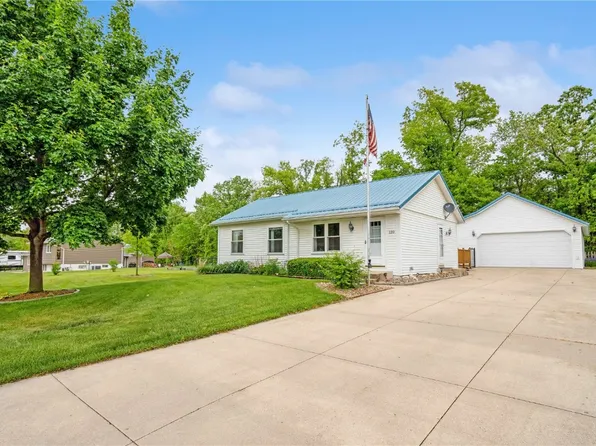 120 Circle Dr, Springville, IA 52336
