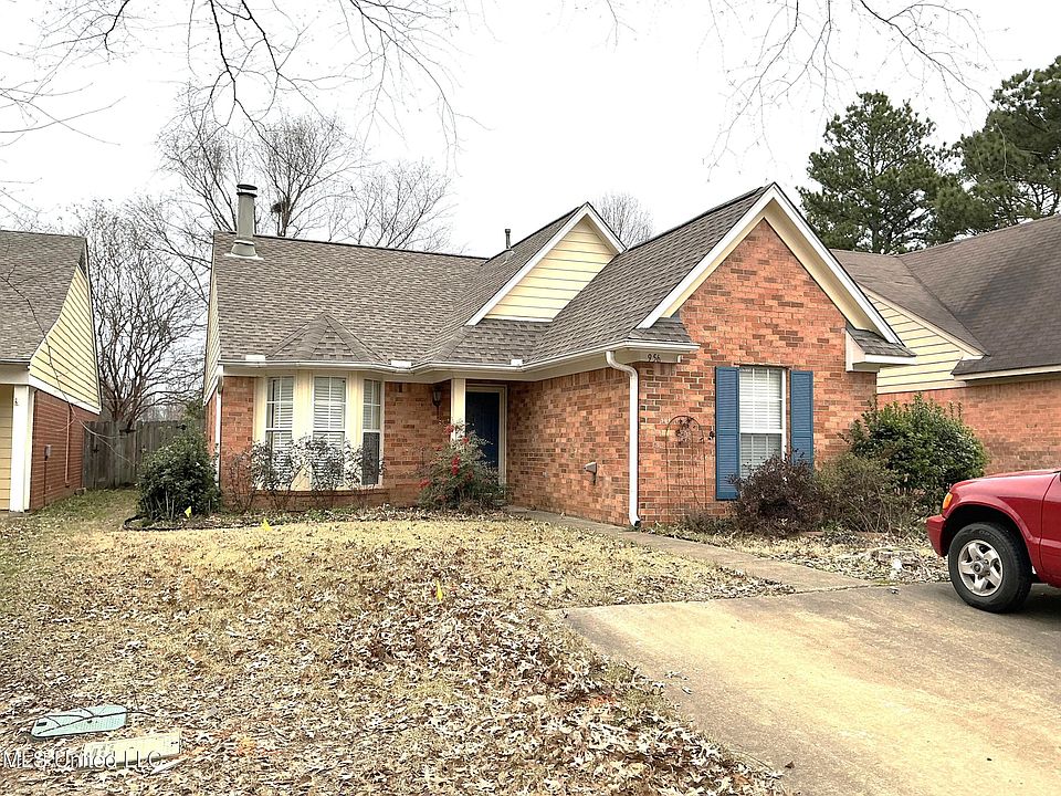 1st image of 956 McGowan Dr