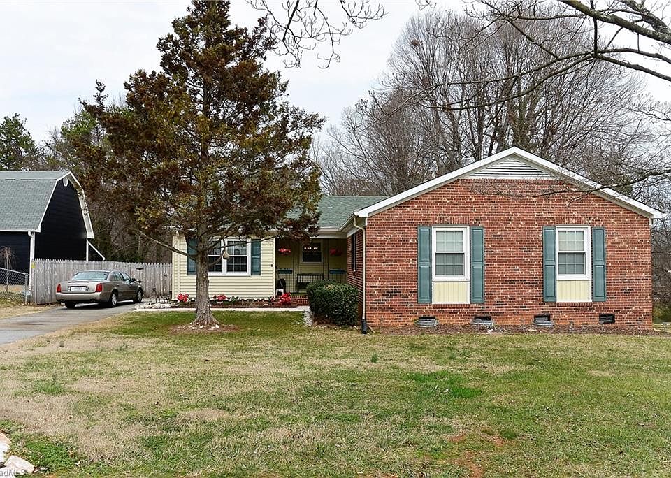 1st image of 8 Rehobeth Ct