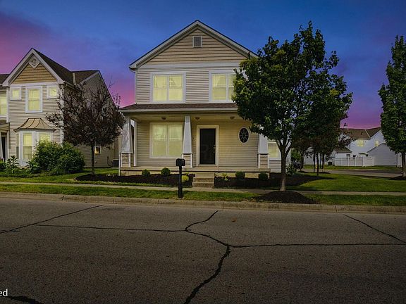2nd image of 4721 Sahalee Dr