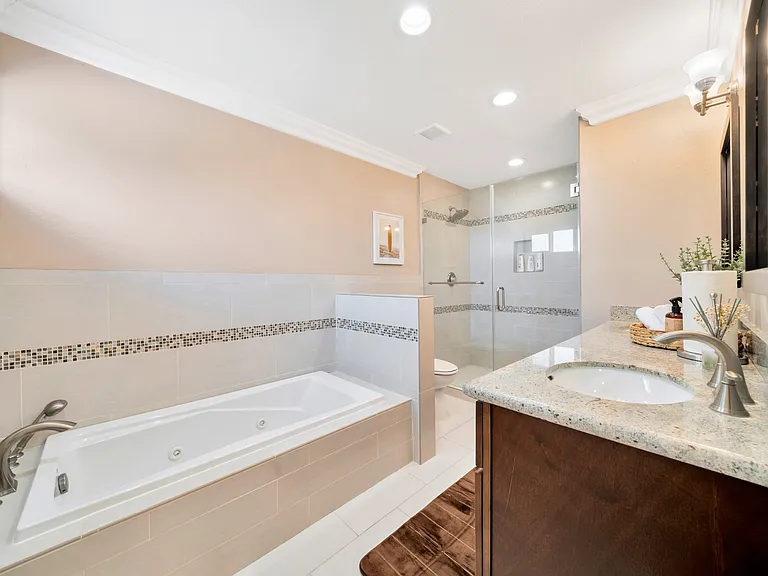 13341 Cromwell Dr — Photo 15