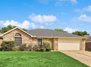 1320 Maple Terrace Dr, Mansfield, TX 76063