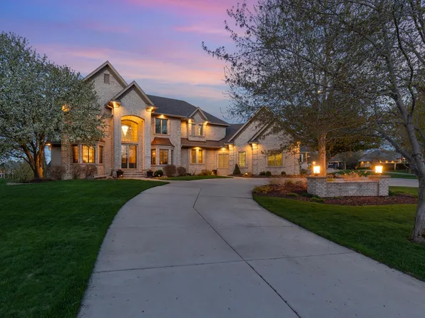 18434 Bearpath Trl, Eden Prairie, MN 55347
