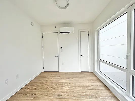 4th image of 333 Linden Blvd #6N
