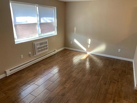 2nd image of 29 Elwood Ave #5