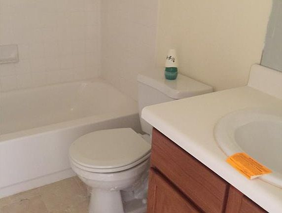 5th image of 15223 Meredith Ln