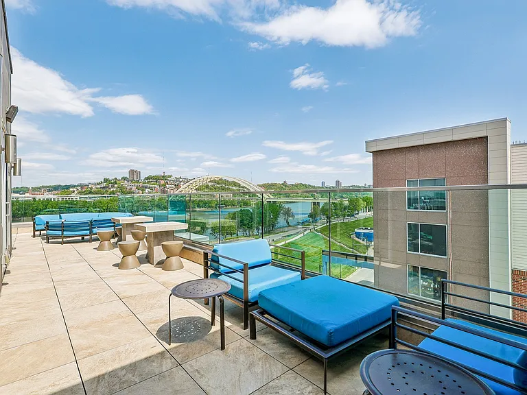 Aqua on the Levee — Photo 16