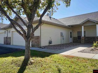 609 Dublin Ct, Mankato, MN 56001