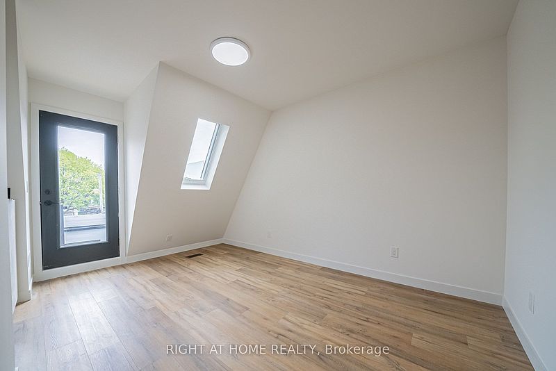 Toronto House for rent - 3 Bedrooms — photo 13