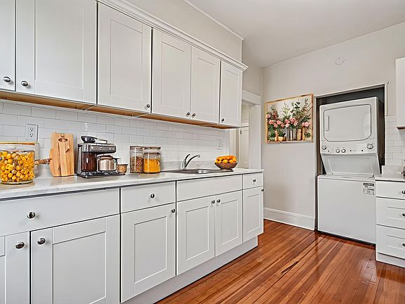 3rd image of 1154 Anderson Ave Floor 2