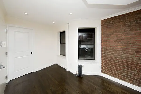 Rented by Icon Realty Management | media 13