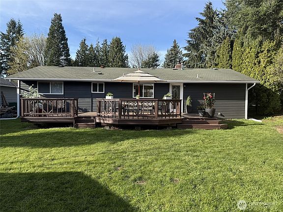 3rd image of 616 212th Street SW